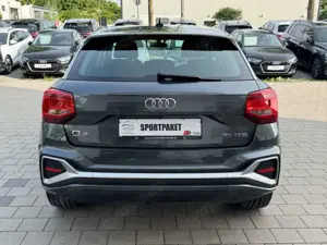 Audi Q2 35 TFSI S-Tronic S line LED Leder Navi Alu Bild 4