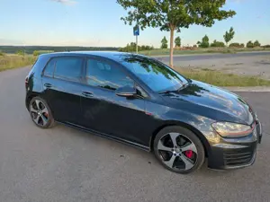 Volkswagen Golf GTI Golf VII 5-Türer BlueMotion Technology