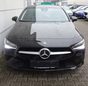 Mercedes-Benz CLA 180 Shooting Brake Edition 1