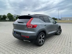 Volvo XC40 T3 R-Design Harman  Kardon Inspekt und Reifen neu