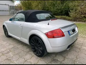 Audi TT Roadster Cabrio 1.8 T Bild 2