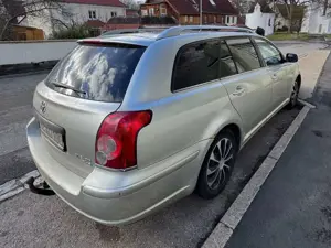 Toyota Avensis Avensis 2.2 D-CAT Combi Executive Bild 4