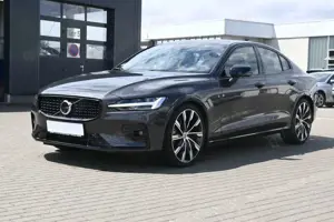 Volvo S60 B4 Benzin Plus Dark*PANO*STHZG*360°*HK*