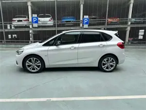 BMW 220 220d Active Tourer Sport-Aut. Sport Line Bild 1