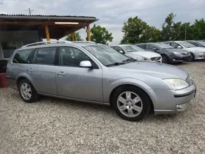 Ford Mondeo 1.8 92 kW Ghia Bild 3