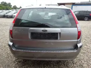 Ford Mondeo 1.8 92 kW Ghia Bild 5