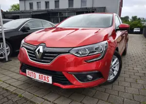 Renault Megane IV Lim. 1.2 TCE Intens 1.Hand/Automatik