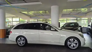 Mercedes-Benz C 220 CDI Avantgarde/AHK/Alu/Navi/SHZ/Temp/2.Hd Bild 4