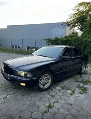 BMW 528 528i