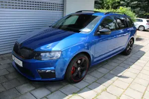 Skoda Octavia Combi 2.0 TDI RS BiXenon Leder Navigation Tempomat Bild 3