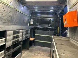 Volkswagen Crafter 35 Mittellang Hochdach/PDC/werkstaREGALE Bild 2