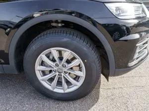 Audi Q5 35TDI quattro S tronic Xenon Navi GRA PDC RFK Bild 4