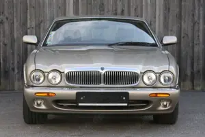 Jaguar XJ8 XJ 4.0 Sovereign Bild 3
