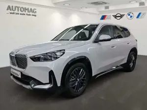 BMW iX 1 xDrive30 X-Line*Driving Assist Prof.*HeadUp*Live