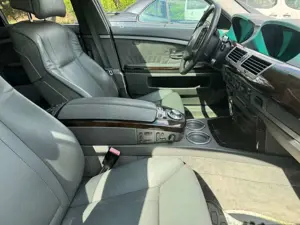 BMW 745 Baureihe 745i  ****KLIMAAUTOMATIK****ALU**LEDER* Bild 5