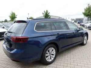Volkswagen Passat Variant 2,0 TDI Variant Business DSG/AHK/HeadUp/DigiTacho Bild 4