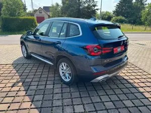 BMW X3 Baureihe X3 xDrive 20 d aus 1. Hand Bild 3