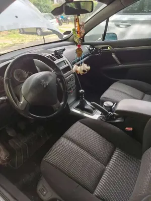 Peugeot 407 407 SW HDi 135 Bild 2