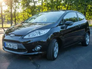 Ford Fiesta Titanium / TÜV 01/27