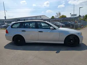 BMW 320 Baureihe 3 Touring 320i Bild 4