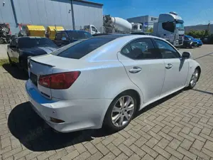 Lexus IS 220d d Limousine*Navi*Leder*PDC*6G Bild 4