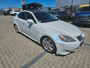 Lexus IS 220d d Limousine*Navi*Leder*PDC*6G Bild 3