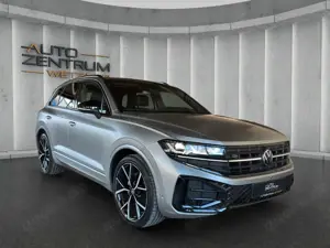 Volkswagen Touareg 4Motion R-Line Black Style Matrix Pan HUD AHK