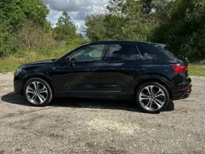 Audi Q3 35 TDI quattro S tronic S line//MatrixLED/AHK/STHZ