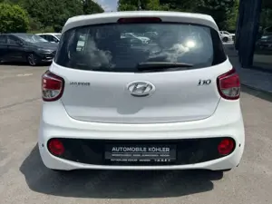 Hyundai i10 1.0 Trend KLIMA SITZHEIZUNG LENKRAD BEHEIZT Bild 5