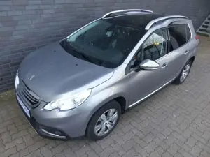 Peugeot 2008 Allure Glasdach/Navi/Klimaautom/PDC