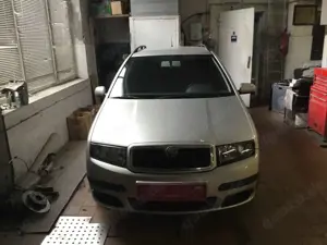 Skoda Fabia Fabia 1.4 16V Combi Elegance Bild 2