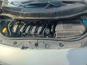 Renault Scenic 2.0 16V Confort Expression Bild 4