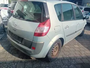 Renault Scenic 2.0 16V Confort Expression Bild 2