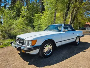 Mercedes-Benz SL 560 seit 2013 in einer Hand, sehr gepflegtes Fahrzeug