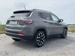 Jeep Compass 1.3 T-GDI I4 Automatik Bild 2