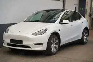Tesla Model Y Bild 2