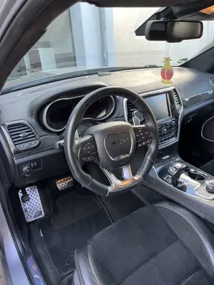 Jeep Grand Cherokee SRT Bild 5