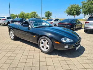 Jaguar XK8 Cabriolet 4.0 V8 Top Zustand! Bild 2