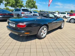 Jaguar XK8 Cabriolet 4.0 V8 Top Zustand! Bild 4