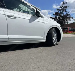 Volkswagen Polo VW Polo 1,6 TDI Highline Spiortausstattung - Top !