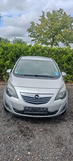 Opel Meriva 1.7 CDTI Automatik Innovation Bild 2