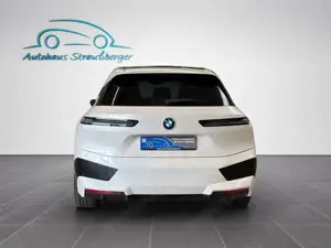 BMW iX 50 xDrive Sport ACC LASER PANO 360° AHK 4Z H/K Bild 5