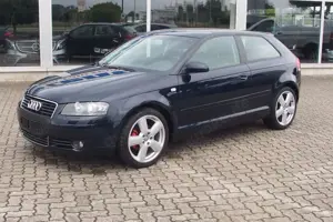 Audi A3 2.0 FSI/1.Hand/Audi Scheckheft/Xenon/18"/PDC