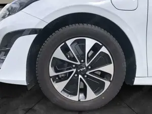 Kia Ceed SW / cee'd SW Spirit 1.6 PHEV DCT6 Sitzkomfort-/ Technikpaket Bild 5