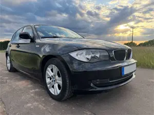BMW 118 118d Bild 2