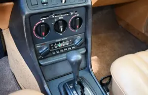 Mercedes-Benz 240 240 D Bild 5