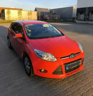 Ford Focus Focus 3 Tournier 1.6TDCi*Garantie*TÜV*Klima*Xenon Bild 2