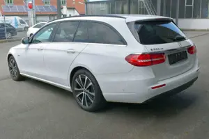 Mercedes-Benz E 300 T de*Hybrid*Head-up*Panorama*Totwinkel*360° Bild 4