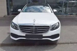 Mercedes-Benz E 300 T de*Hybrid*Head-up*Panorama*Totwinkel*360° Bild 2