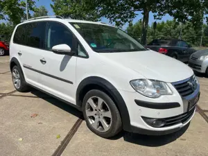 Volkswagen Cross Touran CrossTouran 8-Fach Bereift